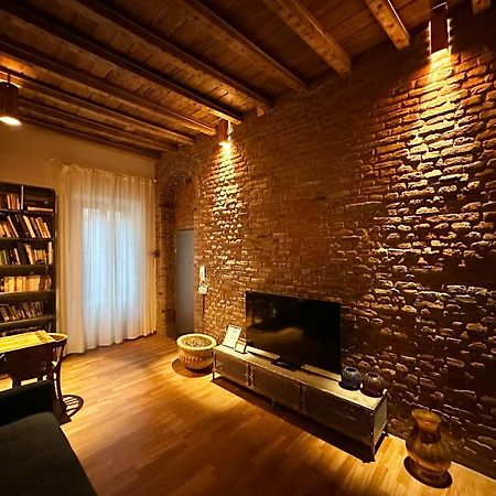 First Moon-Emme Loft Apartment มิลาน ภายนอก รูปภาพ