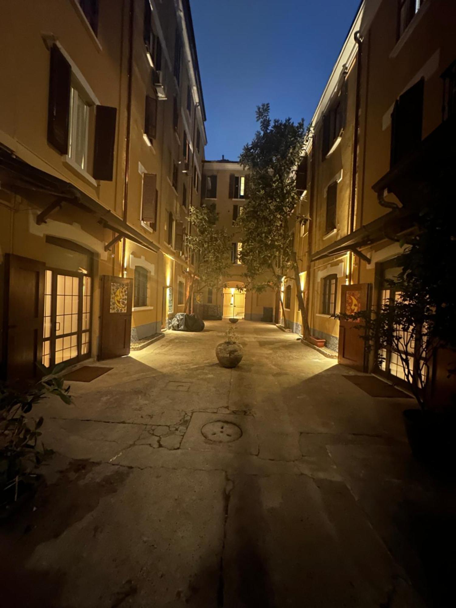 First Moon-Emme Loft Apartment มิลาน ภายนอก รูปภาพ
